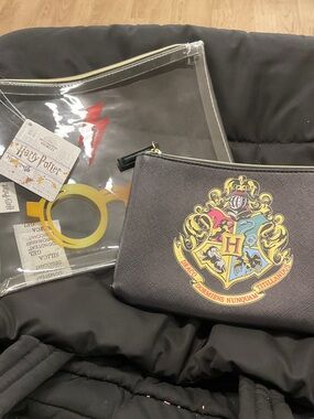 Harry Potter Hogwarts Crest Black Zip Pouch with Clear Travel Bag